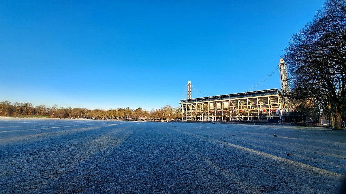 Jahnwiese vor dem Rheinenergie-Stadion, K�ln-M�ngersdorf