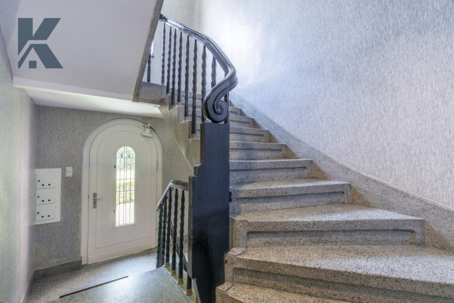 Treppenhaus Erdgeschosswohnung K�ln / M�ngersdorf