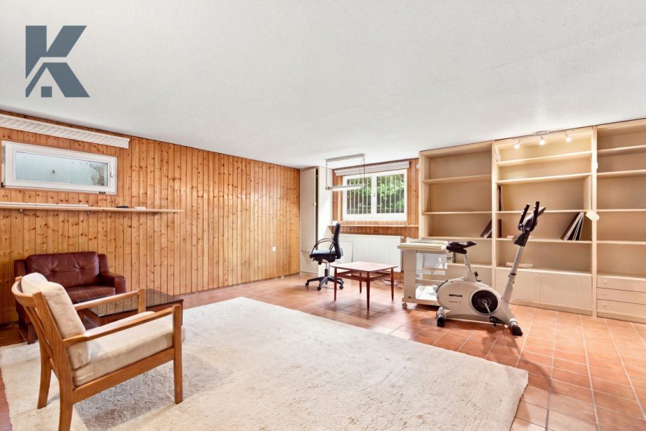 Keller- wohnlich Reihenendhaus K�ln / L�venich