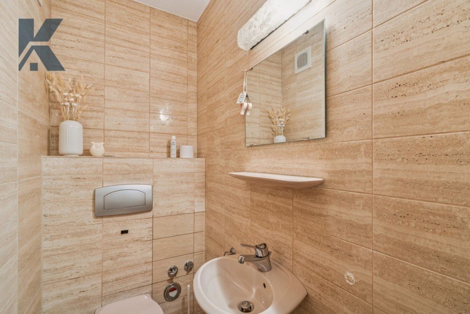G�ste WC Etagenwohnung K�ln / Junkersdorf