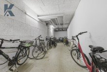 Fahrradkeller Penthouse-Wohnung. Neubau-Standard. 2 Zimmer mit 2 Dachterrassen. Stellplatz.