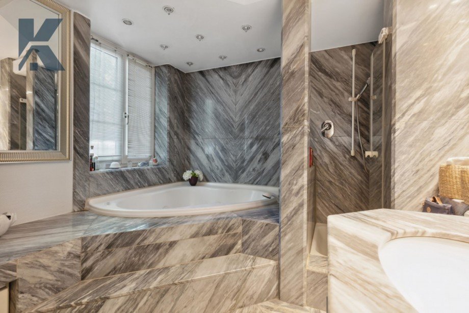 Elternbad 2 Villa K�ln / Junkersdorf