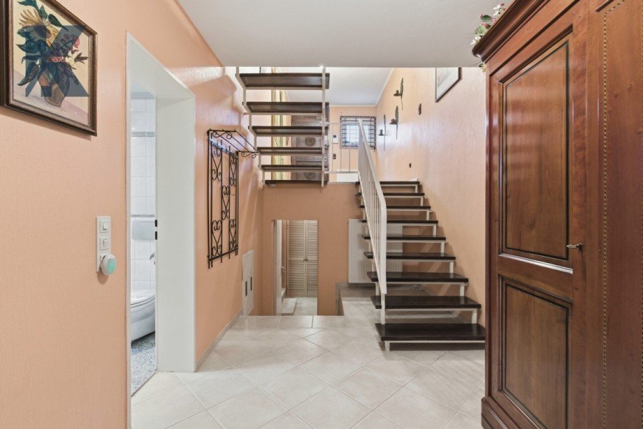 Flur Souterrain Bungalow K�ln / Weiden