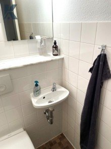 G�ste WC II Sehr gepflegte, vermietete 4-Zimmer Wohnung in K�ln Junkersdorf (3-er WG)