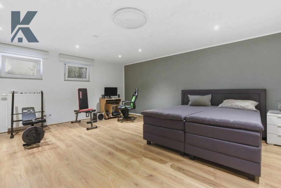 Schlafzimmer Souterrain Mehrfamilienhaus K�ln / Widdersdorf
