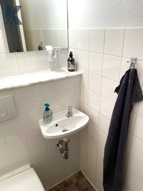 G�ste WC II Etagenwohnung K�ln / Junkersdorf
