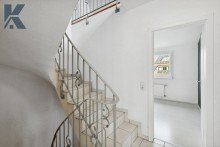Treppenhaus Reihenendhaus mit Dachgeschoss-Loft, Garten und Garage in K�ln-Porz (Grengel)