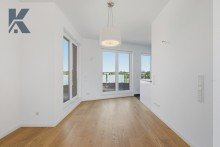 Blick K�che Penthouse-Wohnung. Neubau-Standard. 2 Zimmer mit 2 Dachterrassen. Stellplatz.