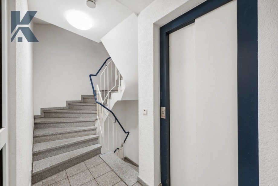 Aufzug-Flur Etagenwohnung K�ln