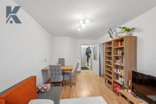 Wohnzimmer 2 TOP: Vermietete 2-Zimmer Wohnung in K�ln-Junkersdorf mit TG-Stellplatz