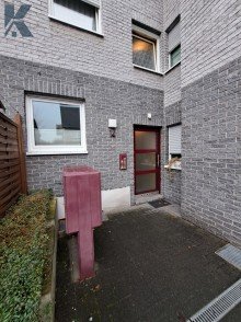 Eingangsbereich Gepflegtes Apartment mit gro�em Tageslicht-Bad, S�d-Balkon und Parkplatz in K�ln-Porz (Urbach)