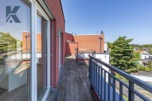 Dachterrasse Penthouse-Wohnung. Neubau-Standard. 2 Zimmer mit 2 Dachterrassen. Stellplatz.