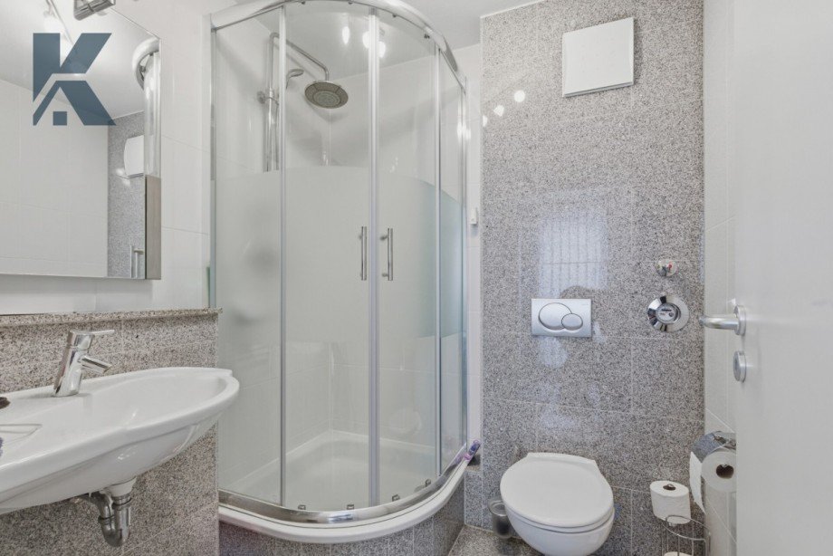 Bad Souterrain Souterrainwohnung K�ln / Widdersdorf