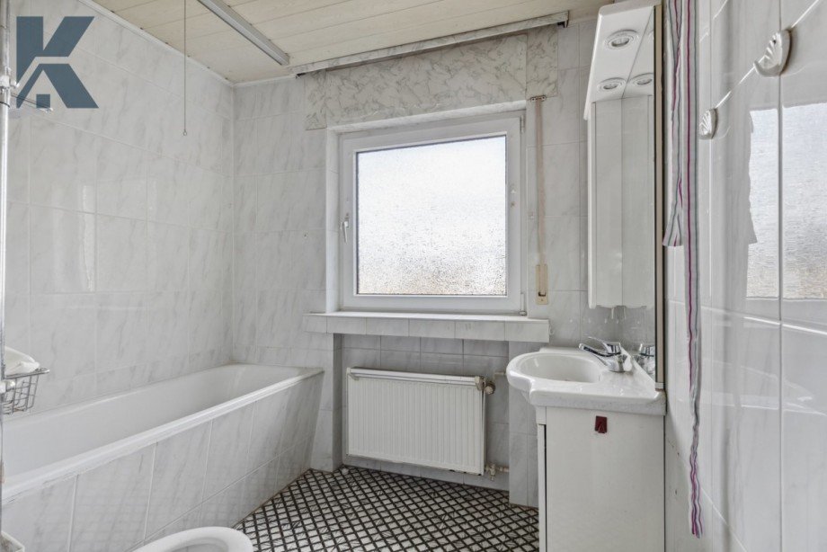 Bad 1 .OG Reiheneckhaus K�ln-Rodenkirchen