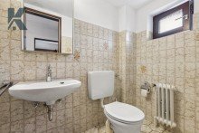 G�ste-WC Monheim-Baumberg: gro�er Garten mit solidem Backstein-Reihenhaus sowie Erweiterungs-Potential
