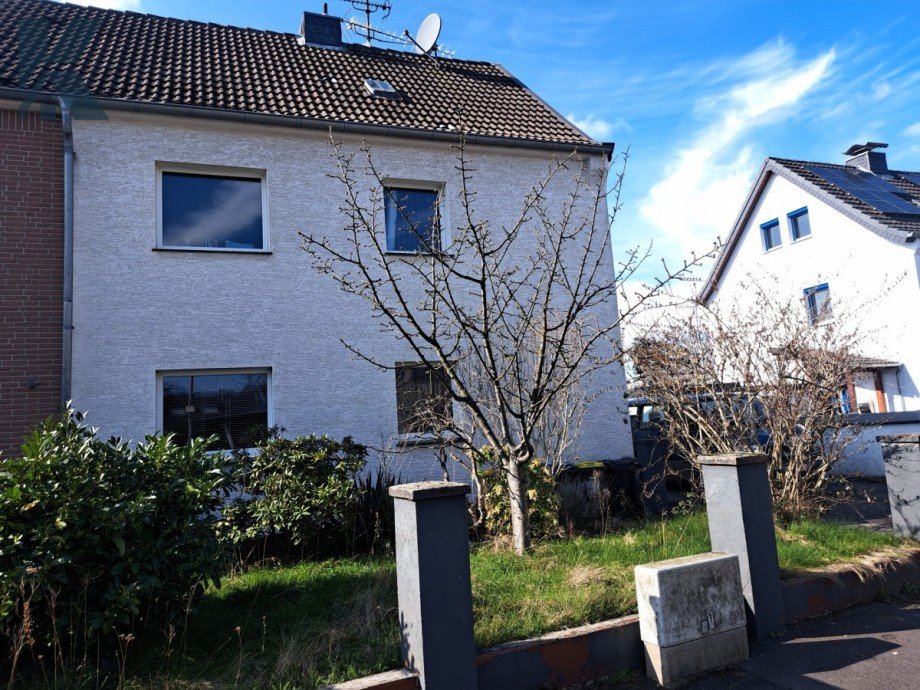 Frontansicht 2 Reiheneckhaus K�ln / Grengel