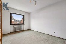 Kind I Monheim-Baumberg: gro�er Garten mit solidem Backstein-Reihenhaus sowie Erweiterungs-Potential