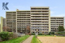 Hausansicht Sehr gepflegte, vermietete 4-Zimmer Wohnung in K�ln Junkersdorf (3-er WG)