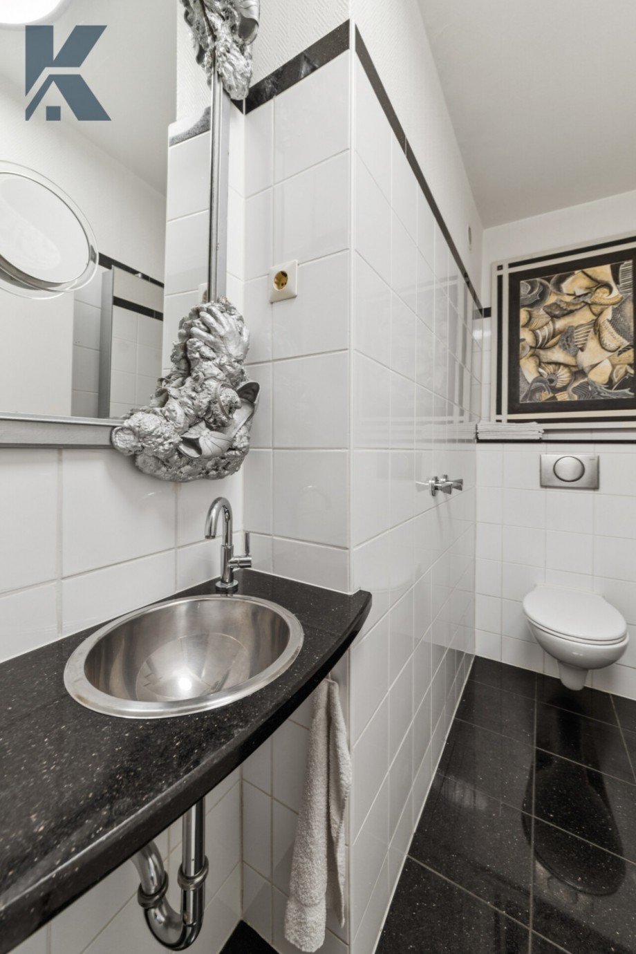G�ste-WC Maisonettewohnung K�ln / Weiden