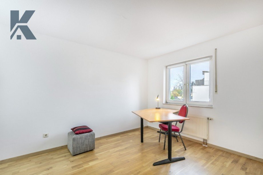 Zimmer 1.OG Reihenmittelhaus K�ln / Meschenich