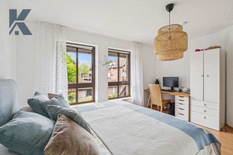 Schlafzimmer Doppelhaush�lfte K�ln / Junkersdorf