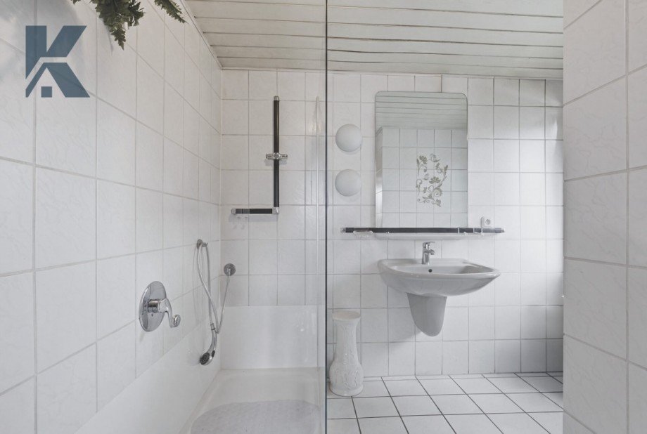 Badezimmer OG WE2 Doppelhaush�lfte K�ln-Widdersdorf