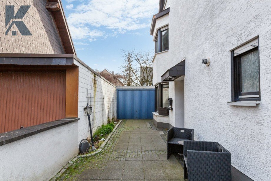 Einfahrt Reiheneckhaus K�ln