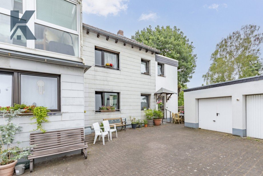 Hofeinfahrt Doppelhaush�lfte K�ln-Widdersdorf