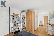 Diele 4-Zimmer Wohnung: K�ln-Junkersdorf, Eigennutzung oder WG-Objekt