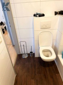 WC Sehr gepflegte, vermietete 4-Zimmer Wohnung in K�ln Junkersdorf (3-er WG)