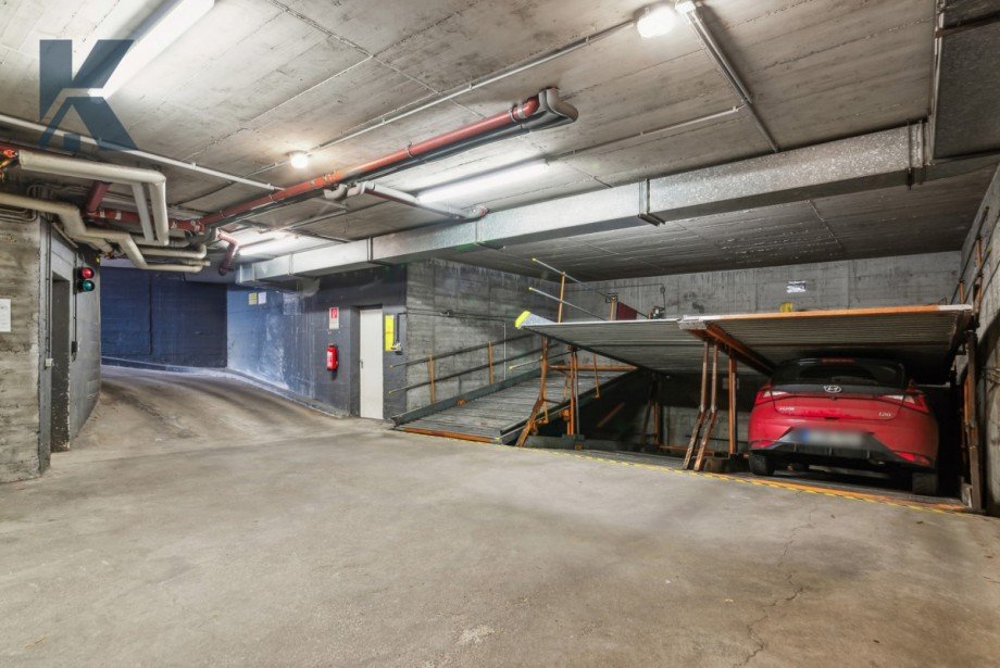 Tiefgarage Dachgeschosswohnung K�ln / Ehrenfeld