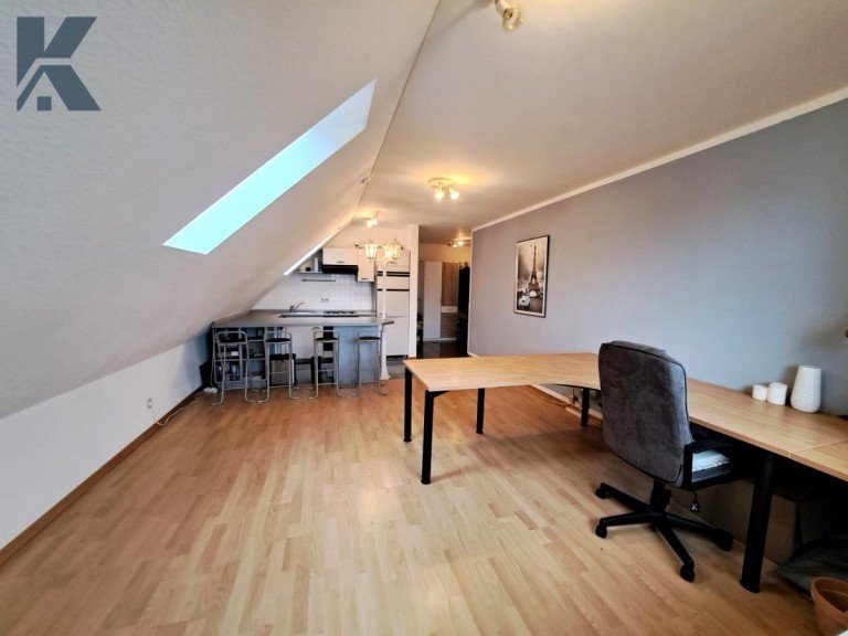 Blick K�che K�ln / Urbach Etagenwohnung Gepflegtes Apartment mit gro�em Tageslicht-Bad, S�d-Balkon und Parkplatz in K�ln-Porz (Urbach)