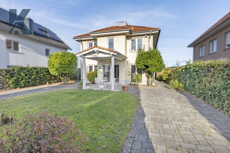 Hausansicht K�ln / M�ngersdorf Einfamilienhaus Freistehendes Einfamilienhaus in K�ln-M�ngersdorf - erweiterbar