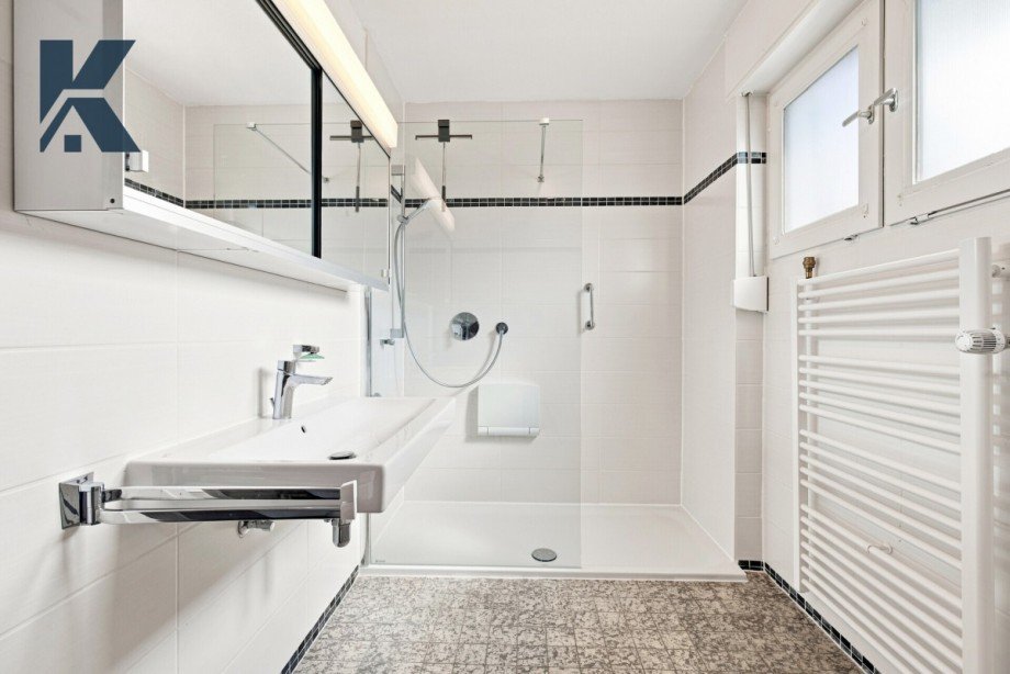 Bad 1.OG Reihenmittelhaus K�ln / Dellbr�ck