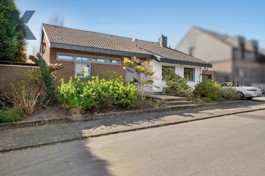 Hausansicht Haus Frechen / Buschbell